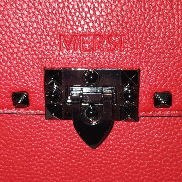 NWOT MERSI Ruby Crossbody Bag With 2 Adjustable Straps - Picture 5 of 16